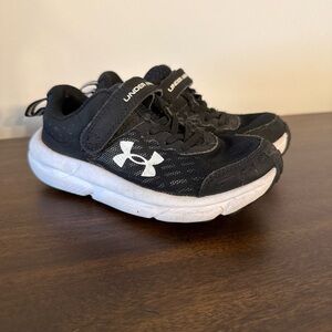 Under Armour UA BPS Assert 9 Black/White Boy's slip on Sneakers Strap Size 12K